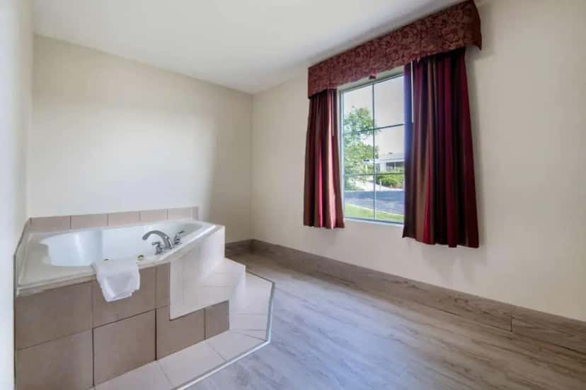 In-room hot tub at Motel 6 Macon, GA I 475 in Forsyth, GA