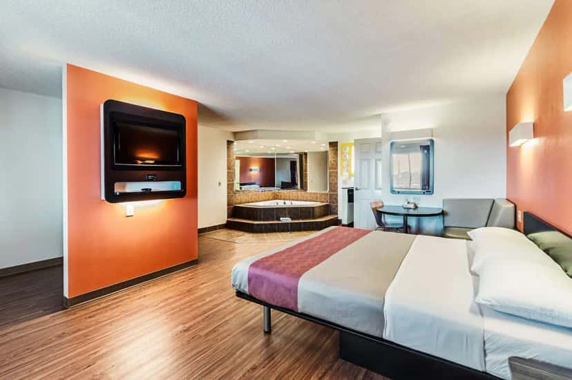 In-room hot tub at Motel 6 Martinsburg in Martinsburg, WV