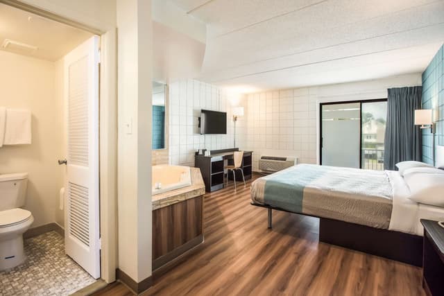 Jetted bathtub