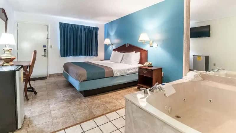 In-room hot tub at Motel 6 Southgate, Mi - Detroit in Southgate, MI