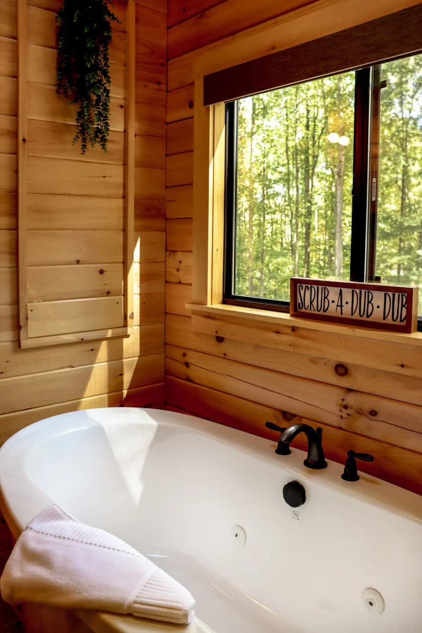 Hotels with jacuzzi in room in Stahlstown