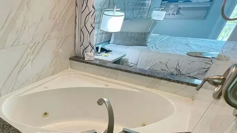 Shared outdoor hot tub at Ocean Sands Beach Boutique Inn - 1 Acre Private Beach in St. Augustine, FL