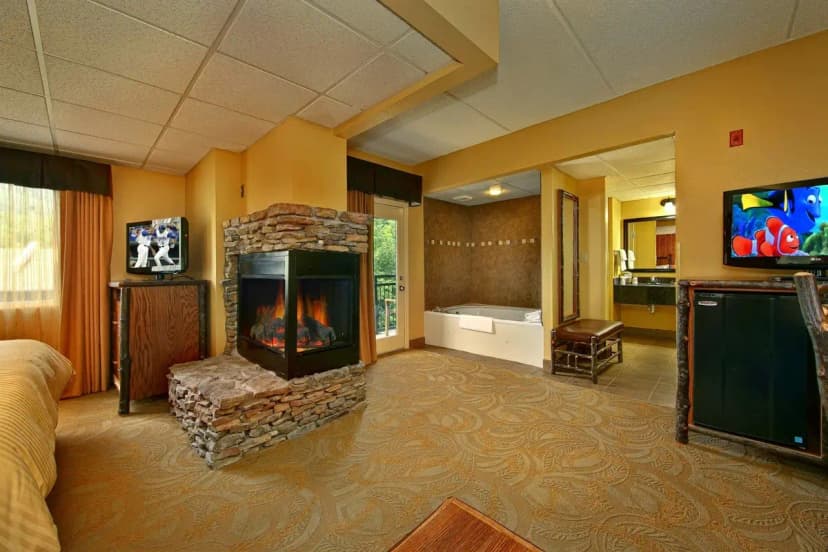 Hotels with jacuzzi in room in Gatlinburg