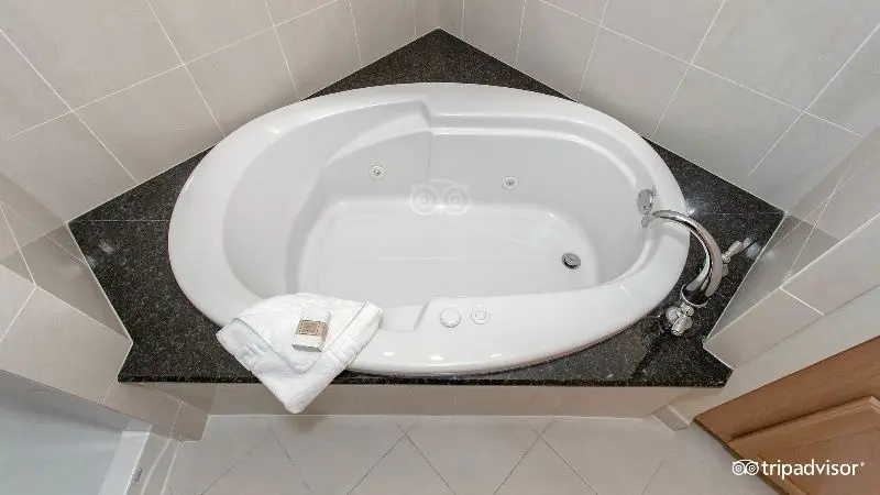 Hotels with jacuzzi in room in Championsgate