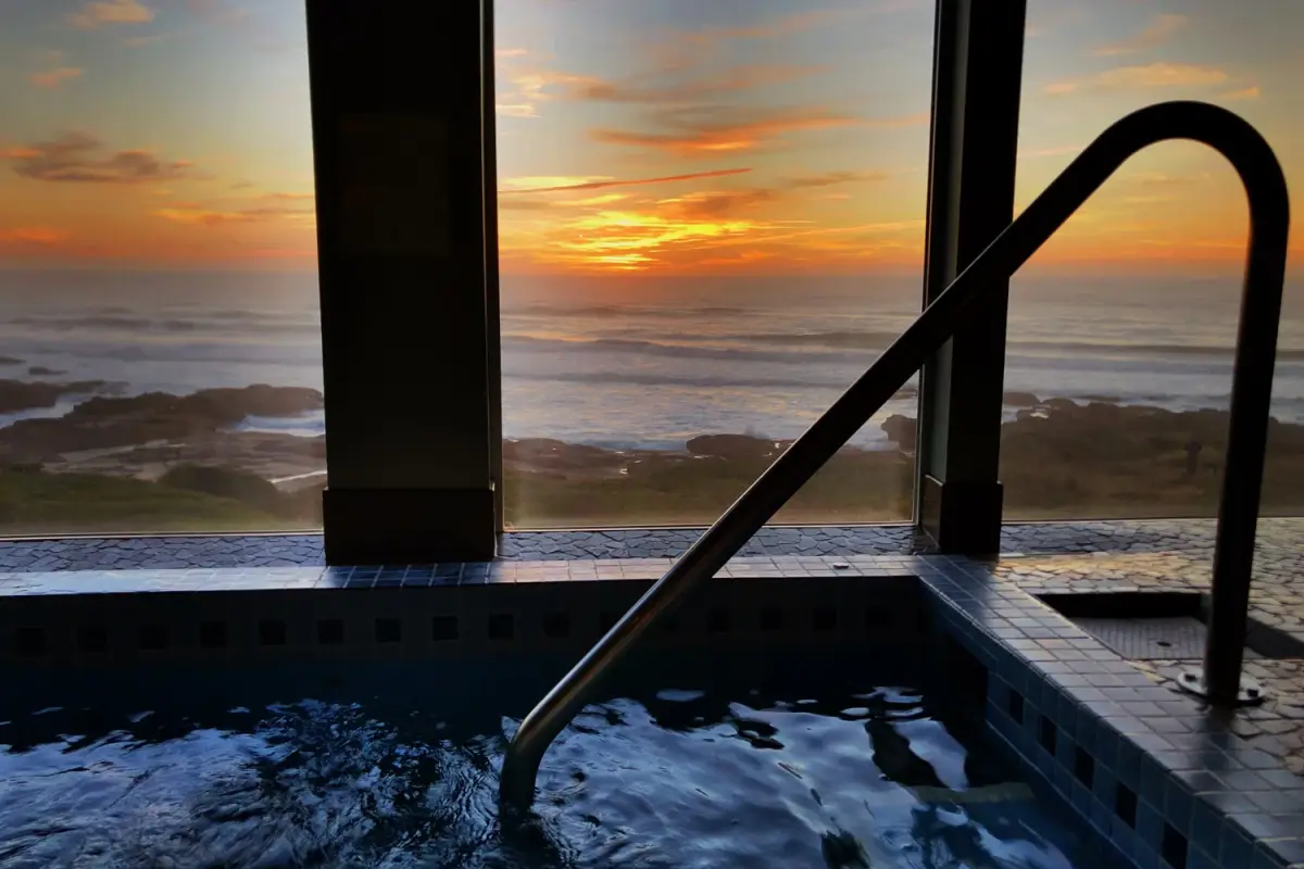 Overleaf Lodge & Spa Shared indoor hot tub
