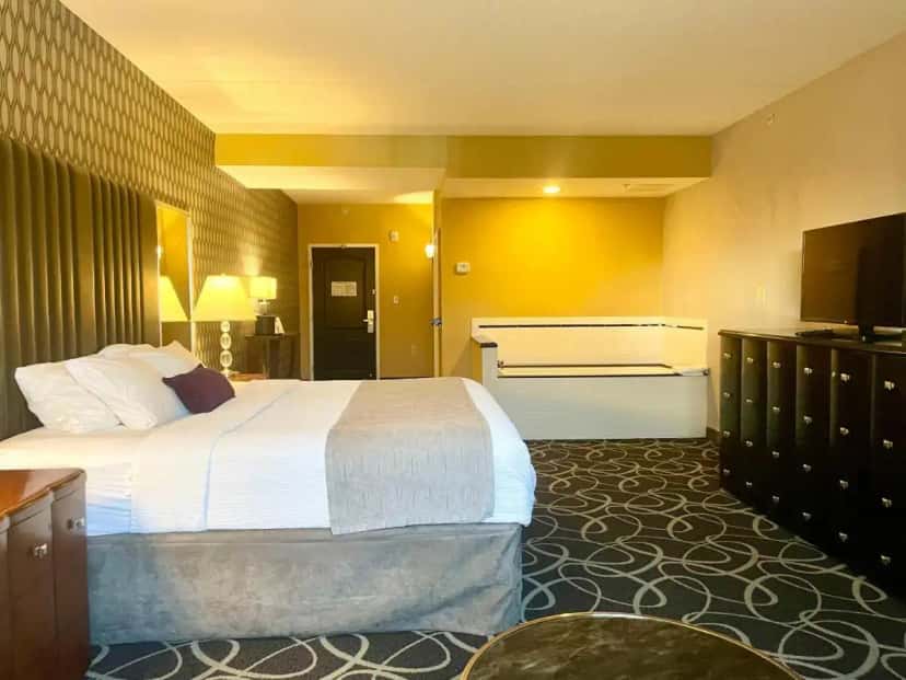 In-room hot tub at Park Manor Hotel in Latham, NY
