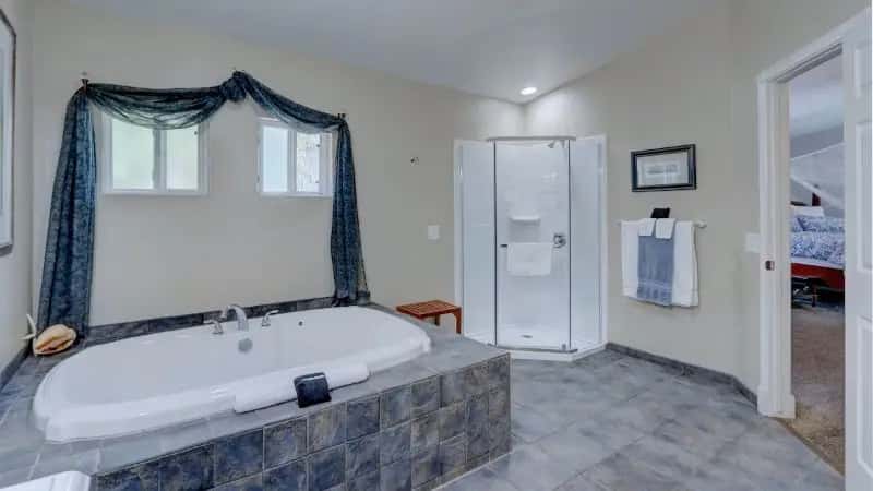 In-room hot tub at Pelican Cove Inn in Carlsbad, CA