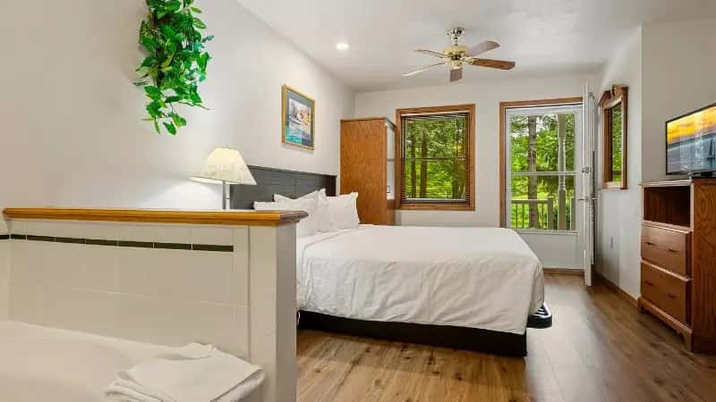 In-room hot tub at Pheasant Park in Sister Bay, WI