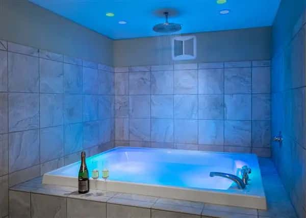 In-room hot tub at Pigeon Creek Inn in Holland, MI
