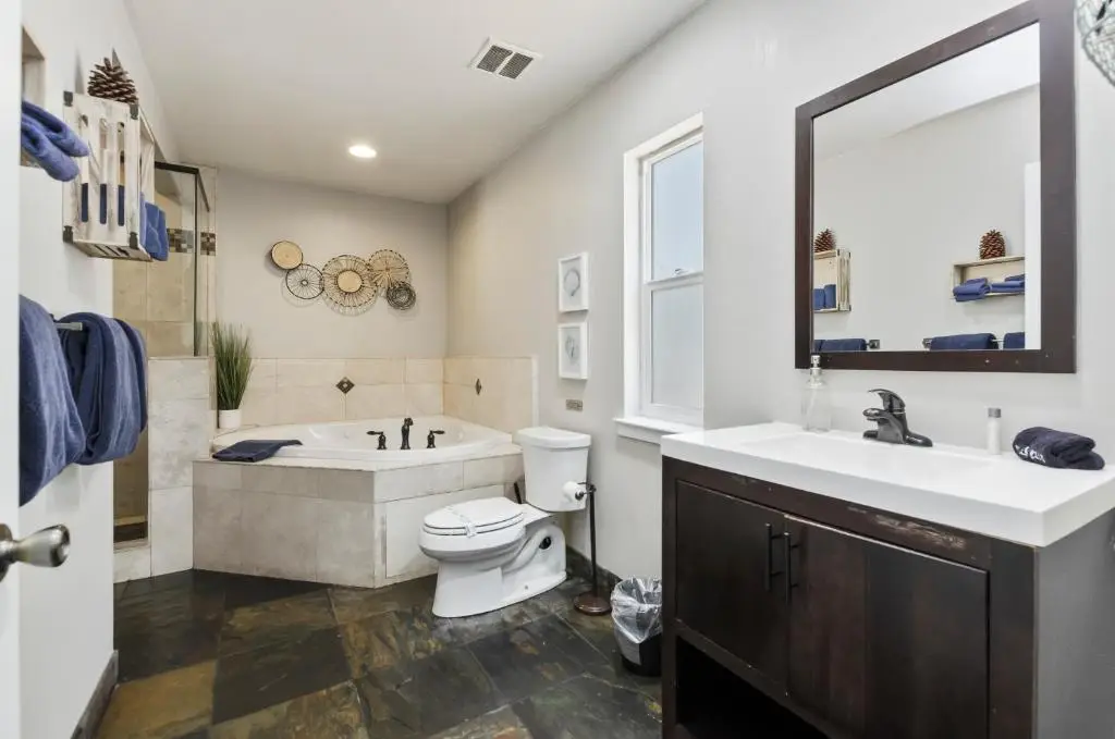 Private in-room jacuzzi tub in the King Suite with Spa Bath at PlayPark Lodge
