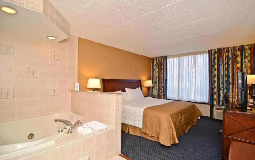 Hotels with jacuzzi in room in Lake Harmony
