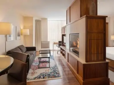 Portland Harbor Hotel — guest room
