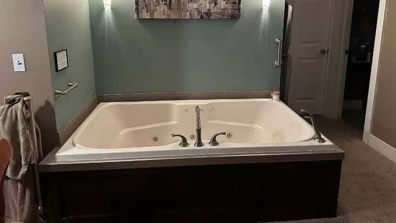 In-room hot tub at PrairieSide Suites Bed & Breakfast in Grandville, MI