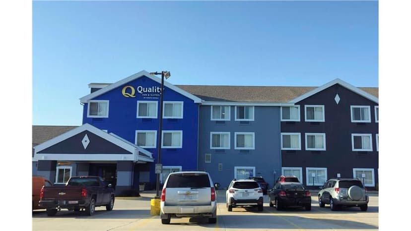 Hotels with jacuzzi in room in Bethany