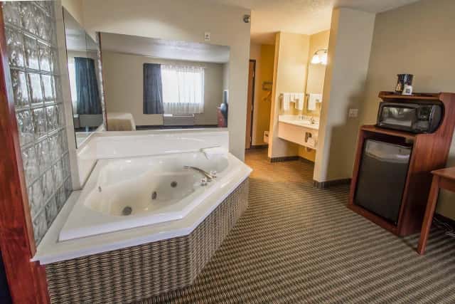 Jetted bathtub at Quality Inn & Suites