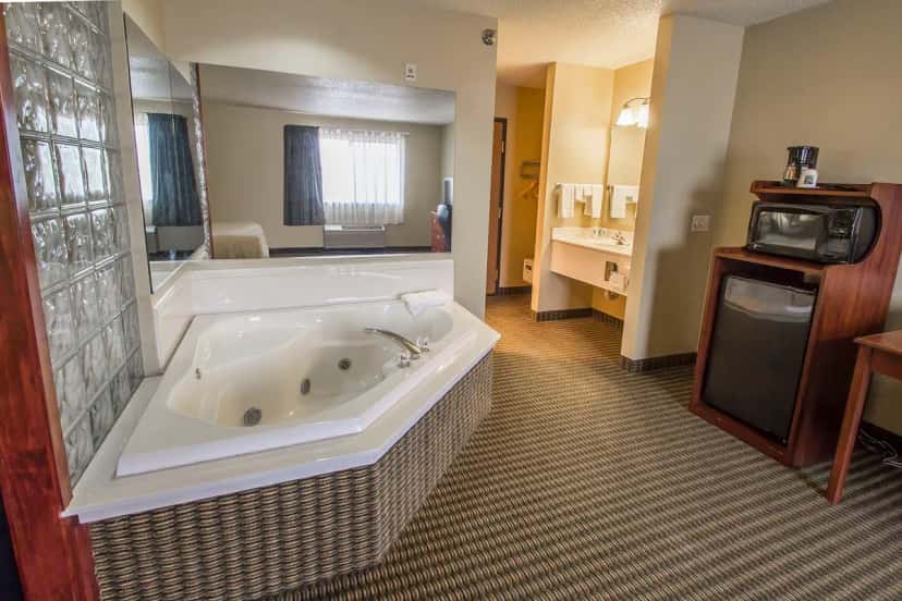 In-room jacuzzi tub at Quality Inn & Suites in Menomonie, WI