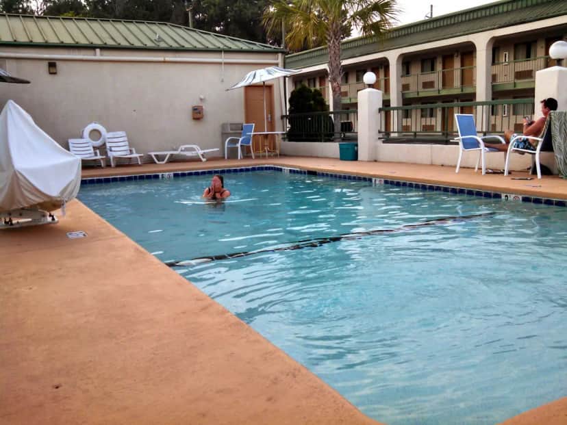 Quality Inn & Suites — pool