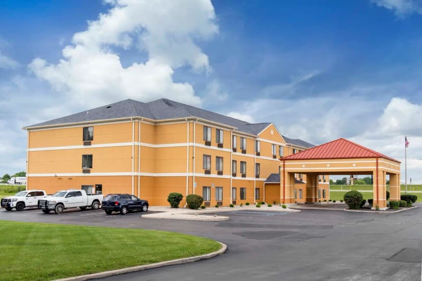 Hotels with jacuzzi in room in Anderson