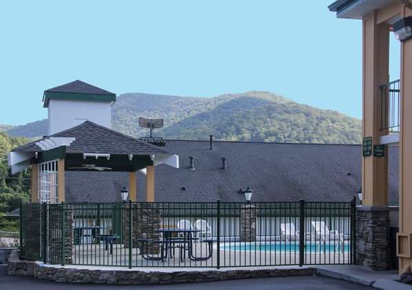 Quality Inn & Suites Biltmore East