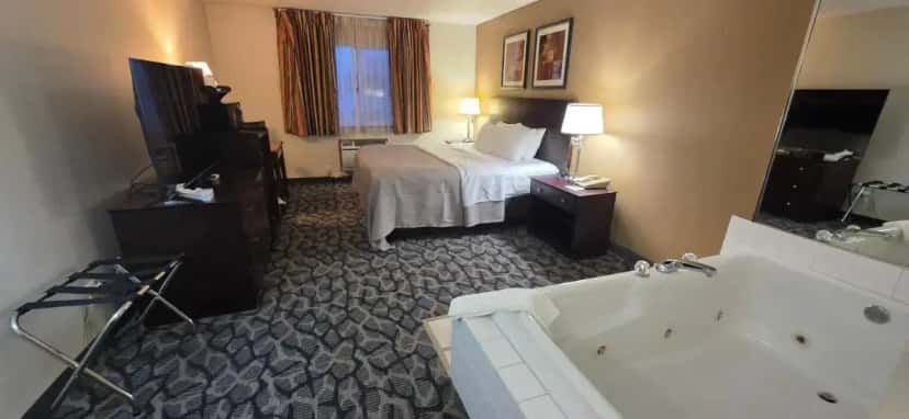 In-room hot tub at Quality Inn & Suites Eldridge Davenport North in East Moline, IL