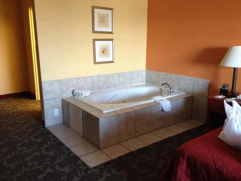 In-room hot tub at Quality Inn & Suites Galveston – Beachfront in Galveston, TX