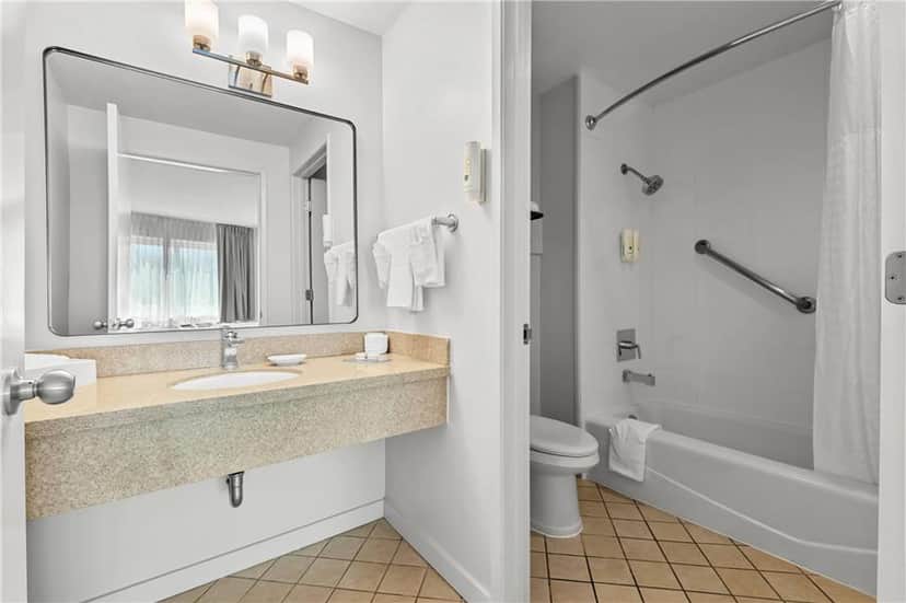 Deep soaking bathtub at Quality Inn & Suites Hermosa Beach