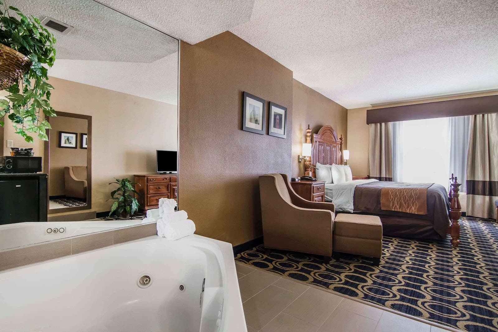 Quality Inn & Suites I-35 / Walnut Hill