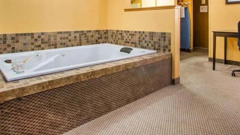 Quality Inn & Suites Kimberly hotel photo 1 in Kimberly, Wisconsin