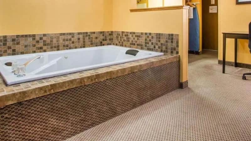 Quality Inn & Suites Kimberly hotel photo 1 in Kimberly, Wisconsin
