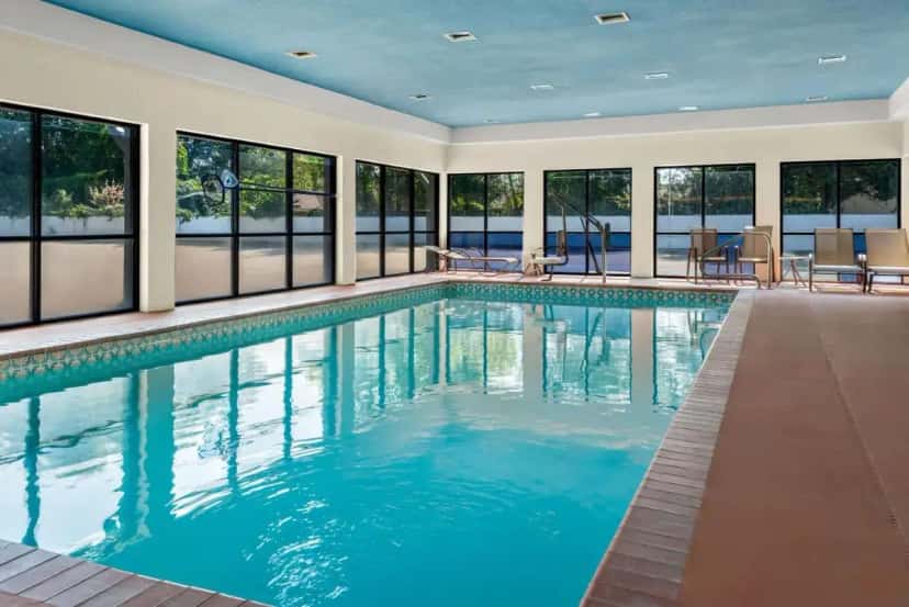 In-room hot tub at Quality Inn & Suites Lafayette in Lafayette, LA