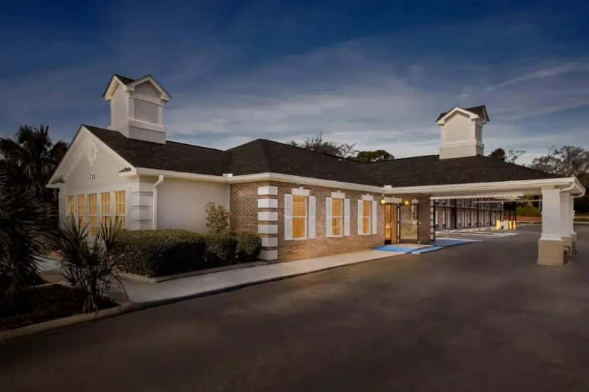 In-room hot tub at Quality Inn & Suites Lexington in Lexington, SC