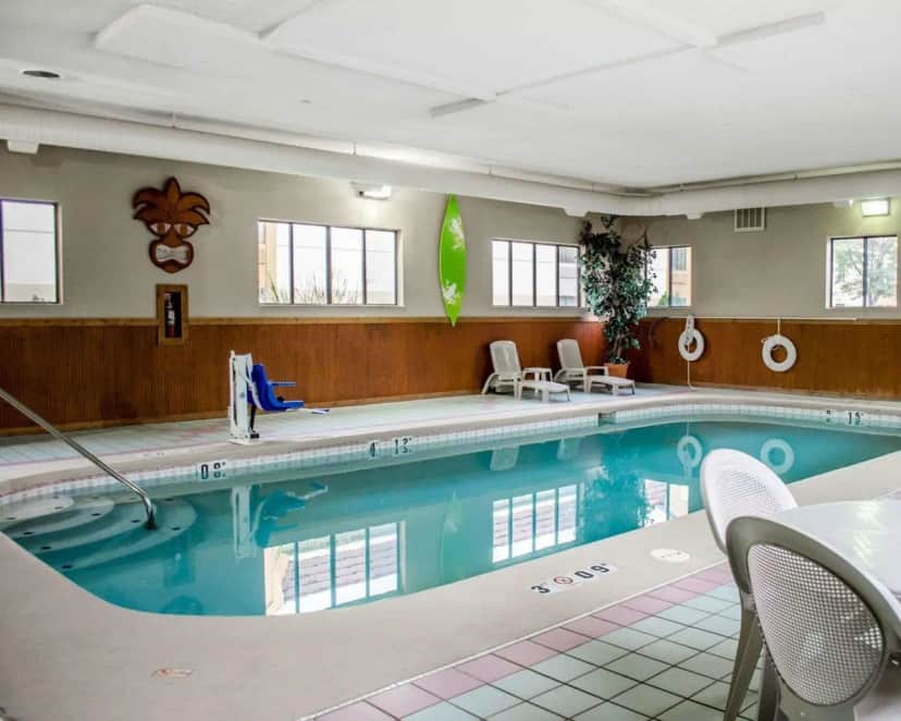 Quality Inn & Suites Medina - Akron West — pool