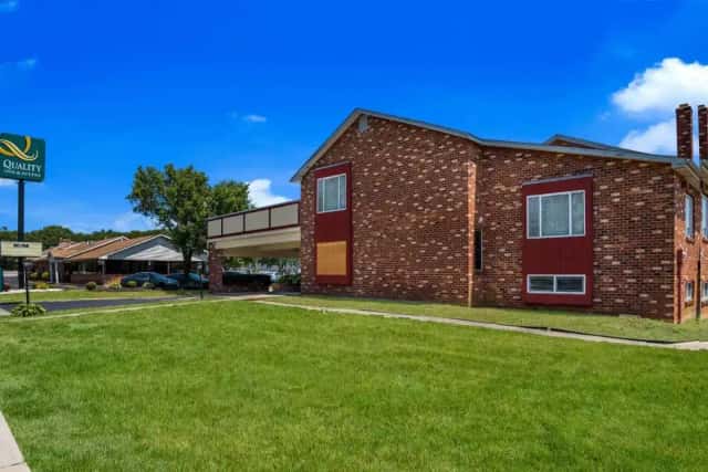 Quality Inn & Suites Millville - Vineland — guest room