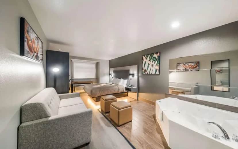 Quality Inn and Suites North Mesquite I-30 — suite
