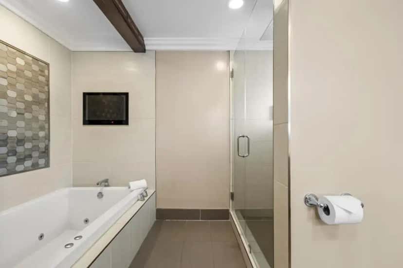 In-room hot tub at Quality Inn & Suites Santa Maria in Arroyo Grande, CA