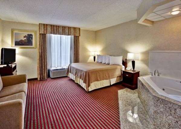 Hotels with jacuzzi in room in Somerset
