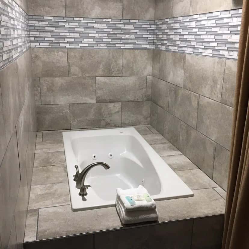 In-room hot tub at Quality Inn & Suites Westminster – Broomfield in Westminster, CO