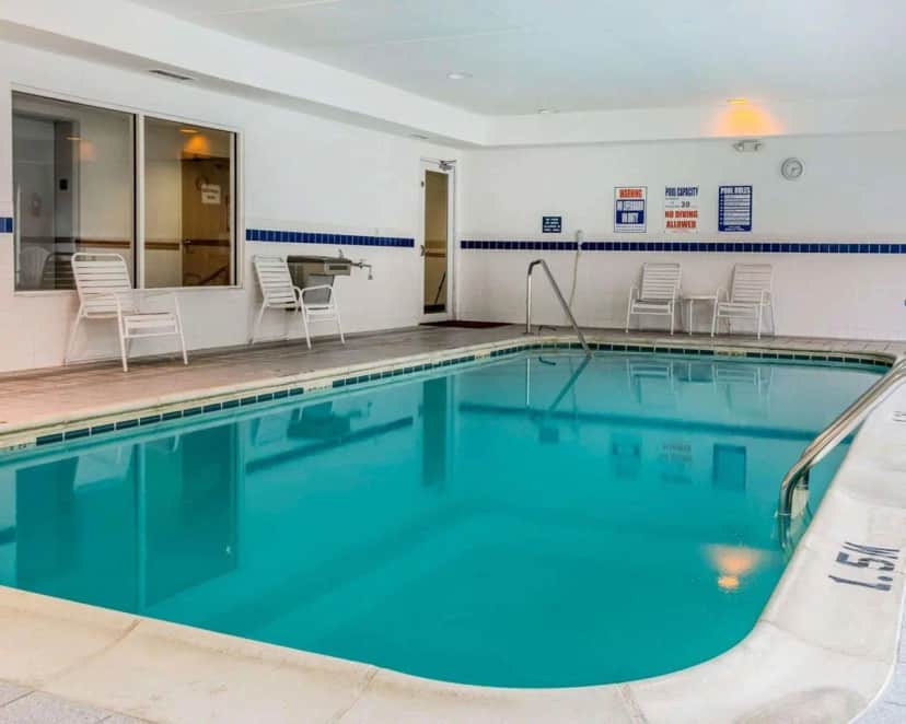 Quality Inn I-94 Near Wings Stadium — pool