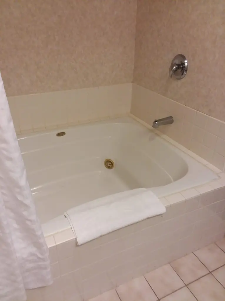 Quality Inn Midway hotel photo 1 in Bethel, Pennsylvania
