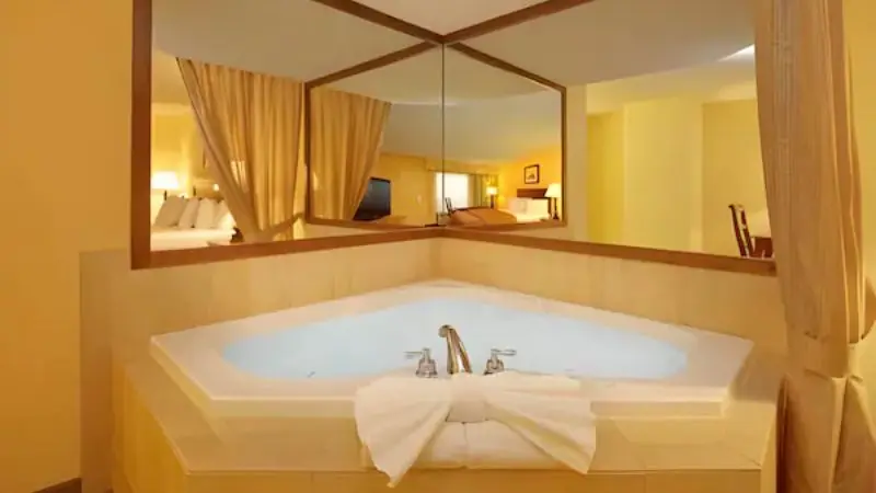 In-room hot tub at Quality Inn Near The Island Pigeon Forge in Pigeon Forge, TN