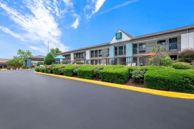 In-room hot tub at Quality Inn Pelham I-65 Exit 246 in Pelham, AL