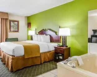 In-room jacuzzi tub at Quality Inn in Saraland, AL
