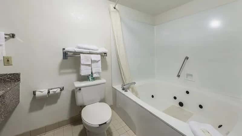 In-room hot tub at Quality Inn Simpsonville-Greenville in Simpsonville, SC