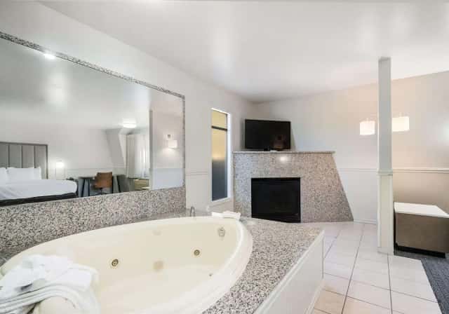 Jetted bathtub at Quality Inn South Lake Tahoe