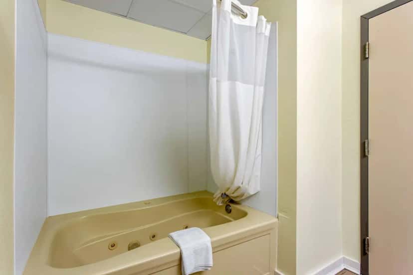 In-room hot tub at Quality Inn Surfside Myrtle Beach in Surfside Beach, SC