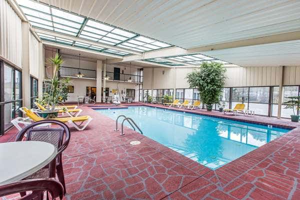 Quality Inn Tifton — guest room