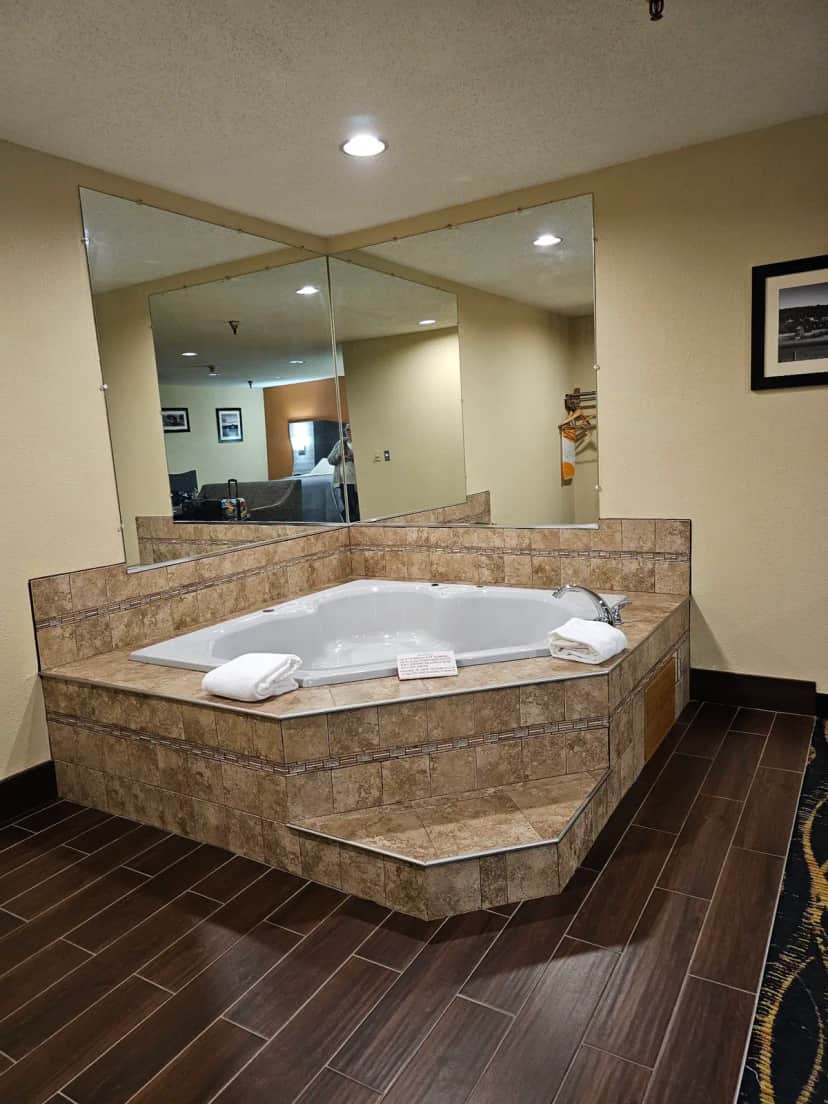 Private in-room jacuzzi at Quality Inn