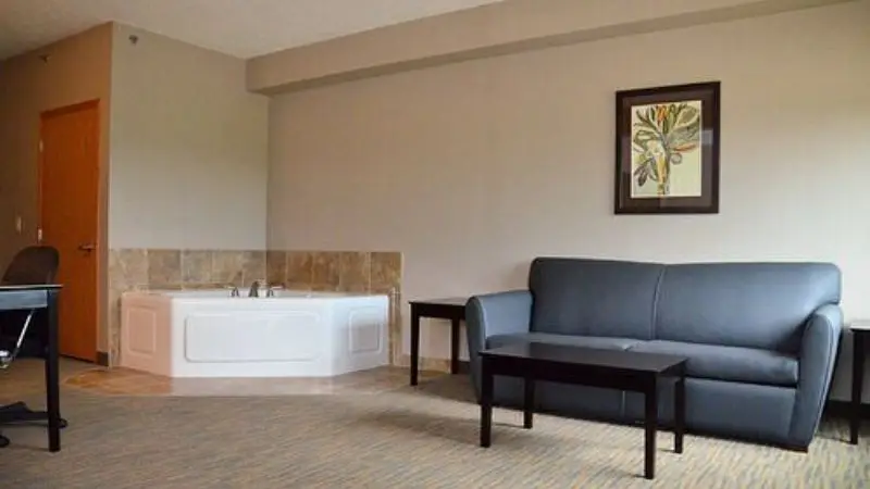 Qube Hotel hotel photo 1 in Polk City, Iowa