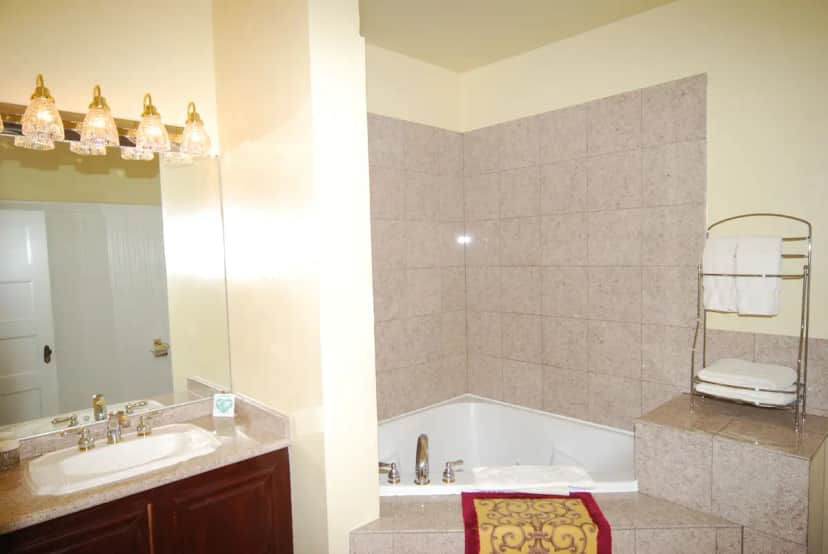 Queen Anne jetted bathtub