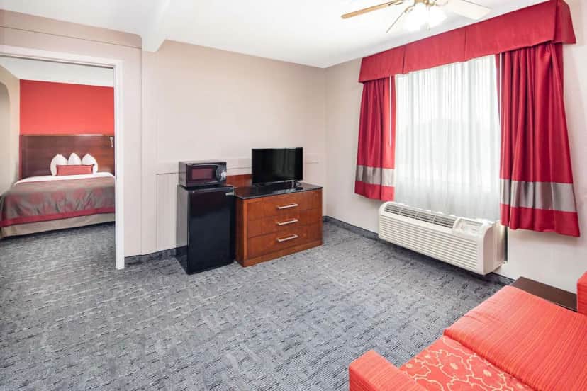 Ramada by Wyndham Alpharetta — guest room